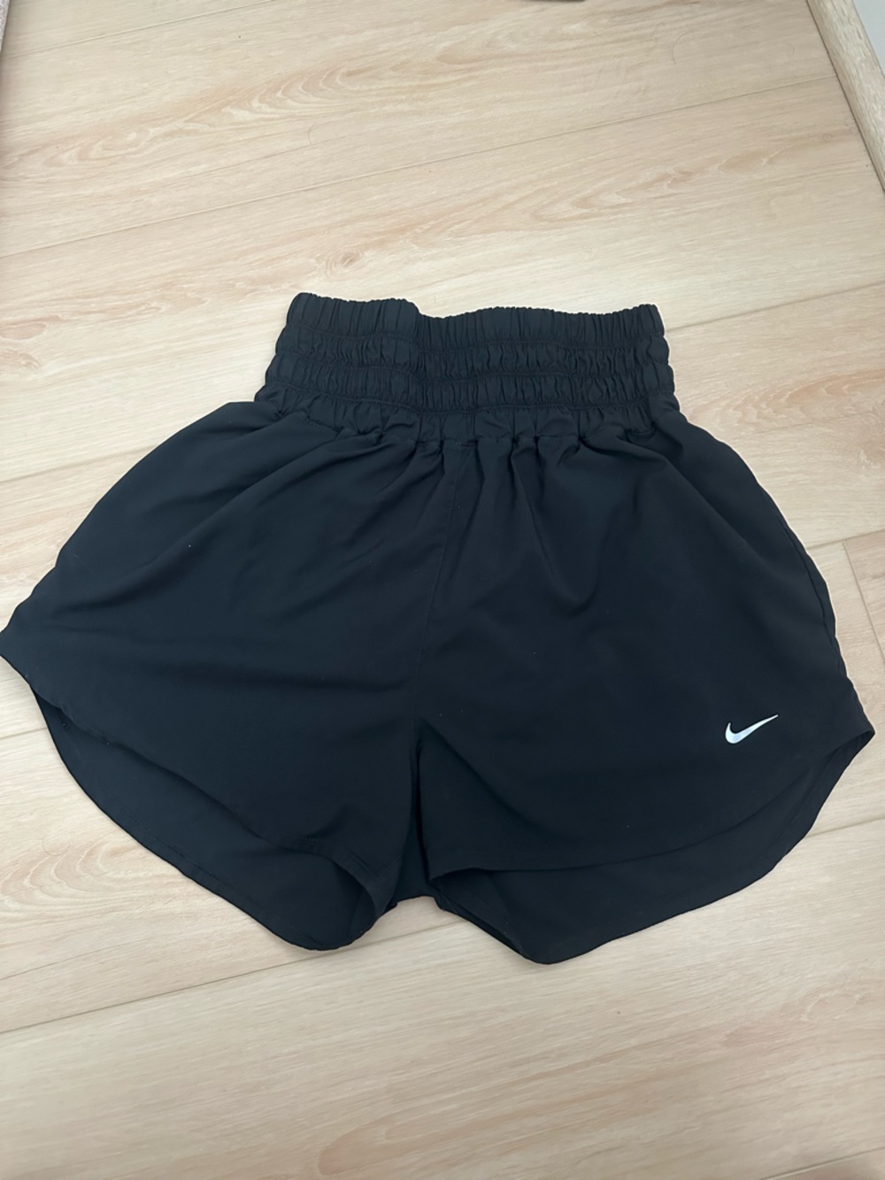 Nike Black Dri-FIT Performance Shorts size M